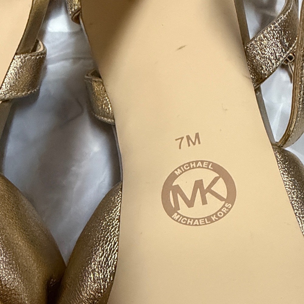 Michael Kors Gold Women's Sandals sz 7 - Picture 10 of 10